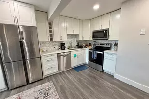9518 Mooregate Ct, Lorton, VA 22079 - Photo 5