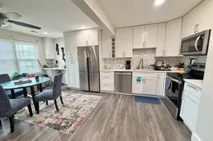 9518 Mooregate Ct, Lorton, VA 22079 - Photo 5