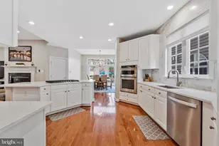 9183 Topaz St, Fairfax, VA 22031 - Photo 13