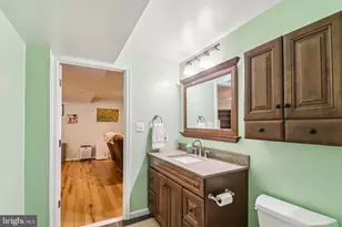 1694 Winterwood Ct, Herndon, VA 20170 - Photo 47