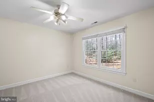 12187 Brecknock St, Oakton, VA 22124 - Photo 25