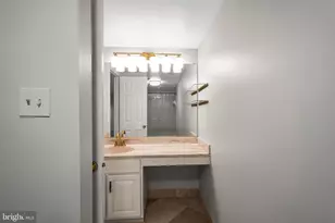 12187 Brecknock St, Oakton, VA 22124 - Photo 47