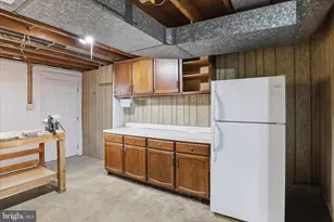 2228 Loch Lomond Dr, Vienna, VA 22181 - Photo 17