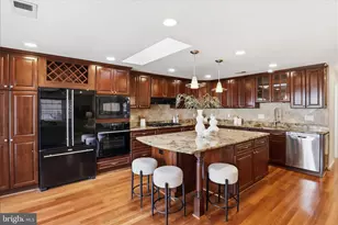 2228 Loch Lomond Dr, Vienna, VA 22181 - Photo 13