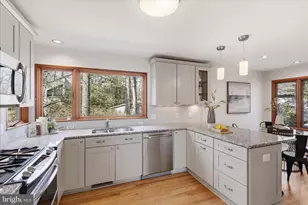 11574 Lake Newport Rd, Reston, VA 20194 - Photo 25