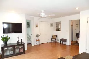 1821 Pimmit Dr, Falls Church, VA 22043 - Photo 5