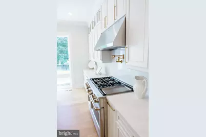 6638 Hazel Lane, McLean, VA 22101 - Photo 11