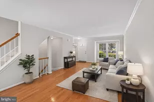 8483 Laurel Oak Dr, Springfield, VA 22153 - Photo 3