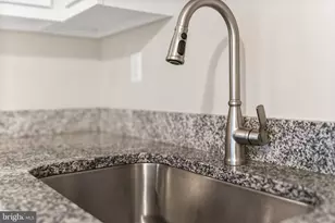 9204 Bailey Ln, Fairfax, VA 22031 - Photo 11