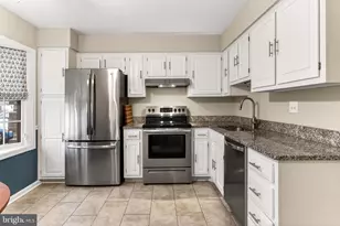 9204 Bailey Ln, Fairfax, VA 22031 - Photo 7