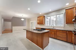 2859 Cherry Branch Ln, Herndon, VA 20171 - Photo 11