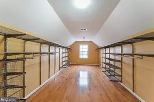 2859 Cherry Branch Ln, Herndon, VA 20171 - Photo 33