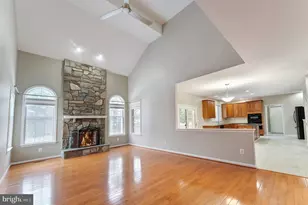 2859 Cherry Branch Ln, Herndon, VA 20171 - Photo 7