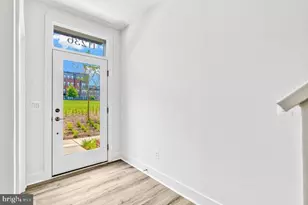 11236 Bunsen St, Reston, VA 20190 - Photo 5