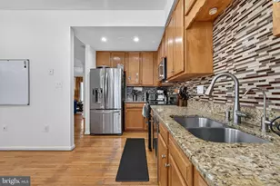 8010 Readington Ct, Springfield, VA 22152 - Photo 23