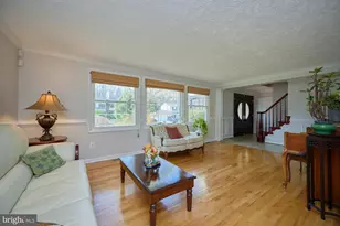 7307 Sterling Grove Dr, Springfield, VA 22150 - Photo 9