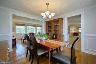 7307 Sterling Grove Dr, Springfield, VA 22150 - Photo 11