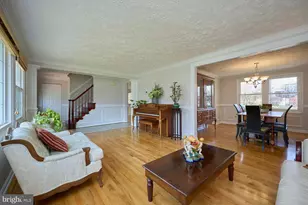 7307 Sterling Grove Dr, Springfield, VA 22150 - Photo 11