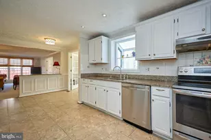 7307 Sterling Grove Dr, Springfield, VA 22150 - Photo 13