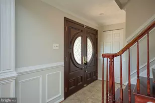 7307 Sterling Grove Dr, Springfield, VA 22150 - Photo 9