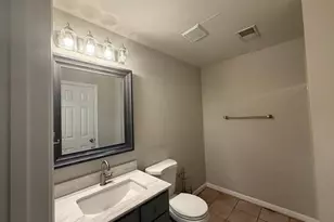 8514 Wild Spruce Dr, Springfield, VA 22153 - Photo 9