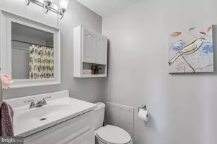 10125 Sassafras Woods Ct, Burke, VA 22015 - Photo 17