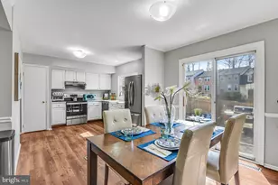 10125 Sassafras Woods Ct, Burke, VA 22015 - Photo 9