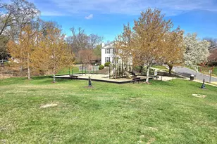 5650 Ridge View Dr, Alexandria, VA 22310 - Photo 5