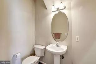 12176 Bridgend Run, Fairfax, VA 22030 - Photo 7