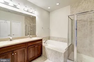 12176 Bridgend Run, Fairfax, VA 22030 - Photo 15