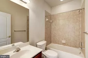 12176 Bridgend Run, Fairfax, VA 22030 - Photo 19