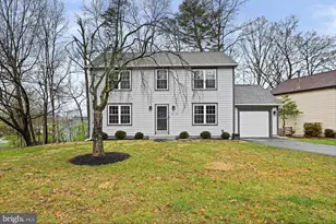 1413 Bayshire Ln, Herndon, VA 20170 - Photo 3