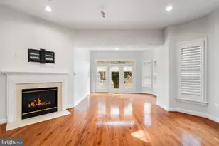 9185 Topaz St, Fairfax, VA 22031 - Photo 15