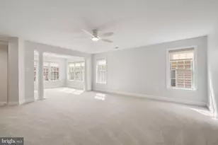 9185 Topaz St, Fairfax, VA 22031 - Photo 25