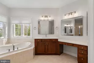 9185 Topaz St, Fairfax, VA 22031 - Photo 31