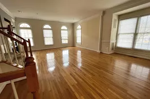 1601 Leeds Castle Dr, Vienna, VA 22182 - Photo 3