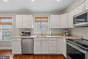 9864 High Water Ct, Burke, VA 22015 - Photo 11