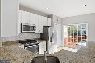 14300 Montverd Ct, Centreville, VA 20121 - Photo 11