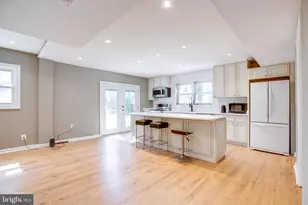 3923 Forest Grove Dr, Annandale, VA 22003 - Photo 5