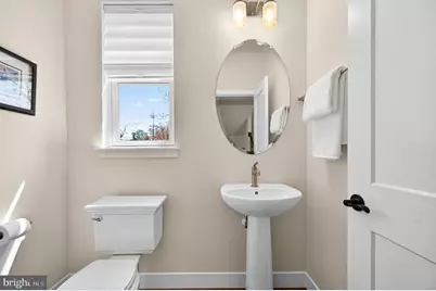 151 Center S #1, Vienna, VA 22180 - Photo 19