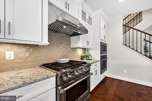 151 Center S, Vienna, VA 22180 - Photo 25