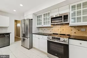 13140 Madonna Ln, Fairfax, VA 22033 - Photo 9