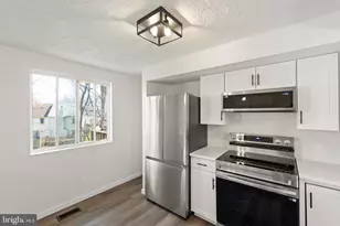 14125 Honey Hill Ct, Centreville, VA 20121 - Photo 3