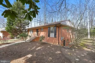 7220 Brookcrest Pl, Annandale, VA 22003 - Photo 3