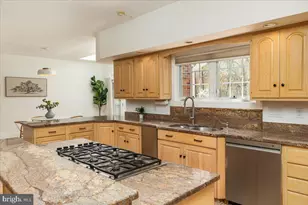 532 Walker Rd, Great Falls, VA 22066 - Photo 29