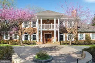 532 Walker Rd, Great Falls, VA 22066 - Photo 1