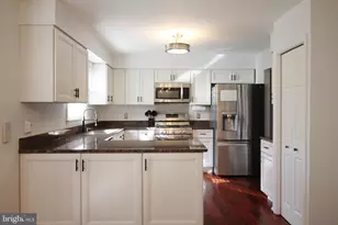 3139 Stratford Ct, Oakton, VA 22124 - Photo 9