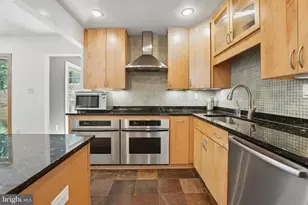 11817 Blue Spruce Rd, Reston, VA 20191 - Photo 13