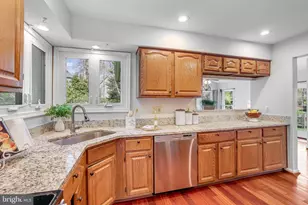 714 Old Hunt Way, Herndon, VA 20170 - Photo 17