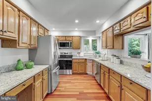 714 Old Hunt Way, Herndon, VA 20170 - Photo 23